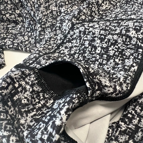 LULEMON LEGGINGS SIZE 8 .came with the bag!!! - Picture 8 of 10